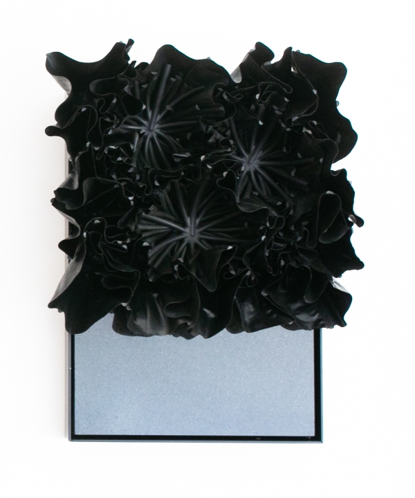 Black Flowes MH29