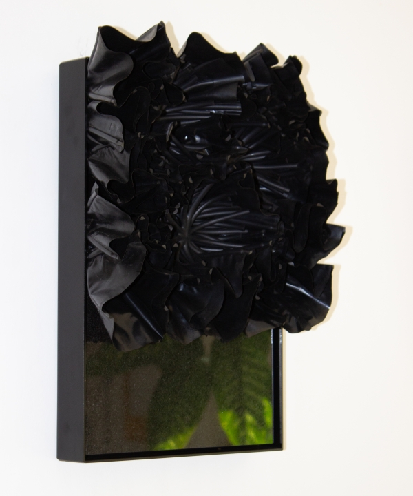 Black Flowes MH29